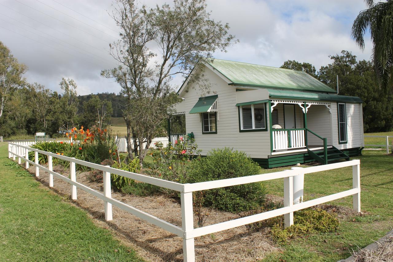 The Dollhouse Cottage Horseshoe Creek Екстериор снимка